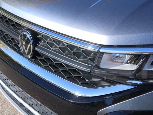 Used 2022 Volkswagen Taos SE image 8