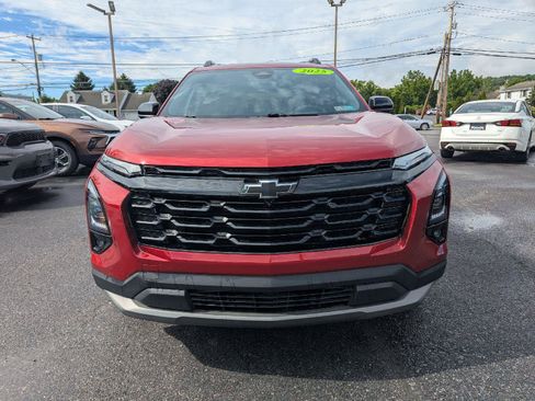 Used 2025 Chevrolet Equinox LT w/ Convenience Package II AWD/4WD image 2