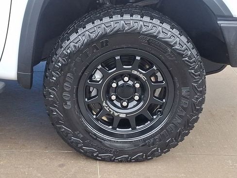 Used 2024 GMC Sierra 1500 AT4X w/ AT4X AEV Edition image 8