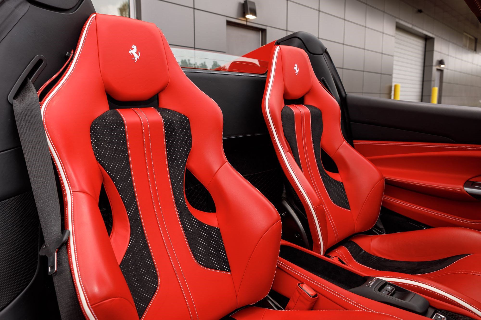 Used 2022 Ferrari F8 Tributo RWD image 17