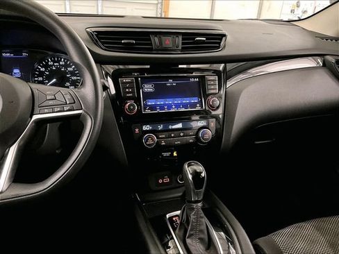Used 2020 Nissan Rogue Sport SV AWD/4WD image 6