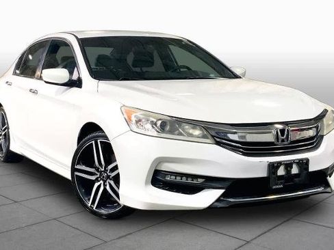 Used 2017 Honda Accord Sport image 3