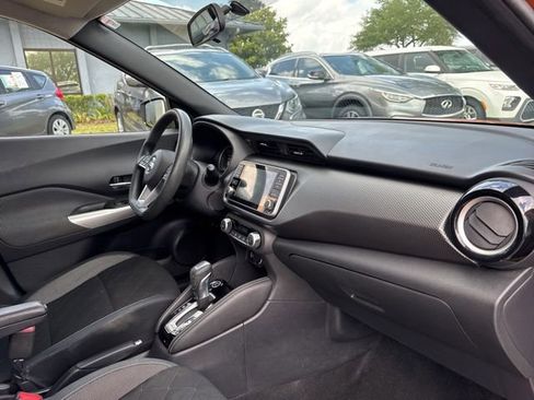 Used 2019 Nissan Kicks SV FWD image 10