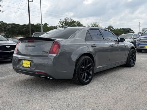 Used 2017 Chrysler 300 S AWD/4WD image 7