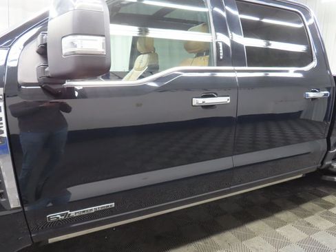 Used 2023 Ford F250 Platinum w/ FX4 Off-Road Package AWD/4WD image 54