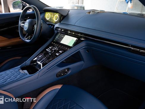 Used 2025 Aston Martin DB12 Coupe RWD image 34