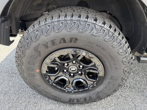 Used 2025 Ford Bronco Badlands AWD/4WD image 17