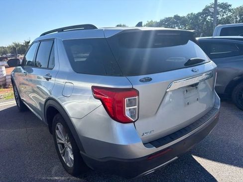 Used 2023 Ford Explorer XLT w/ Equipment Group 202A RWD image 4