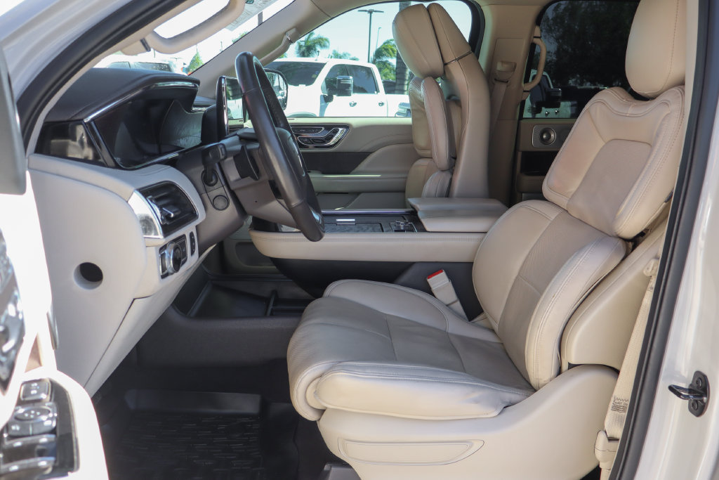 Used 2021 Lincoln Navigator Reserve AWD/4WD image 20