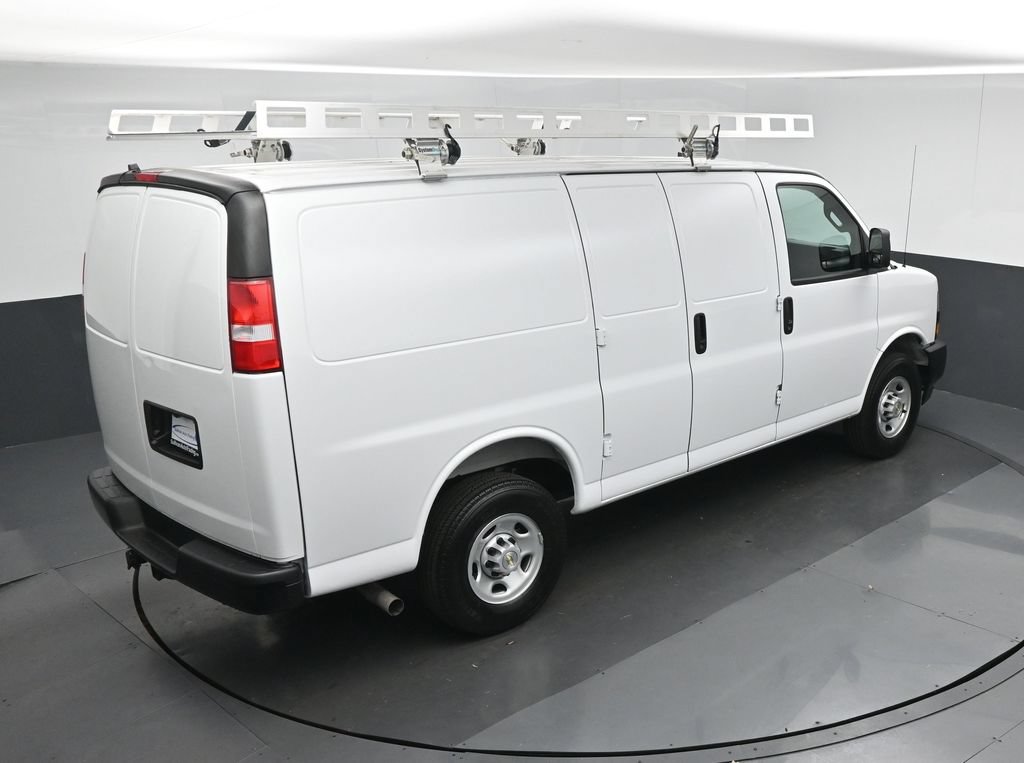 Used 2025 Chevrolet Express 2500 RWD image 55