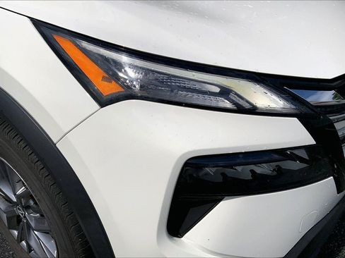 Used 2024 Nissan Rogue S AWD/4WD image 26