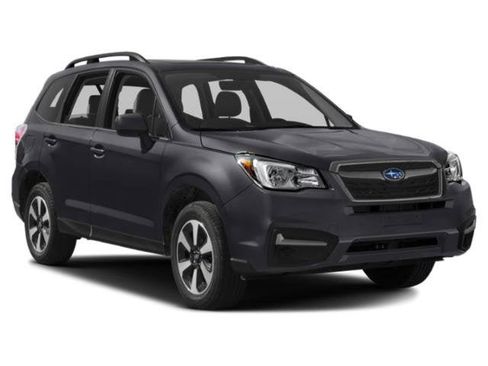 Used 2018 Subaru Forester 2.5i Premium w/ All-Weather Package AWD/4WD image 9