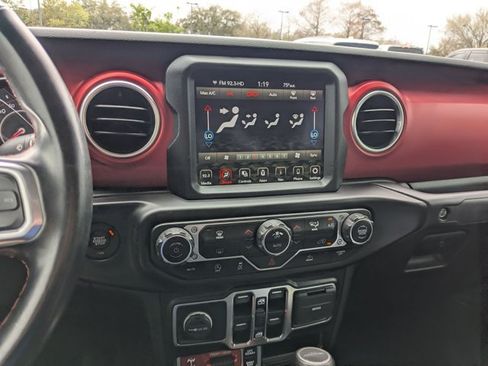 Used 2021 Jeep Gladiator Rubicon AWD/4WD image 13