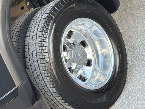 Used 2025 GMC Sierra 3500 Denali Ultimate image 10