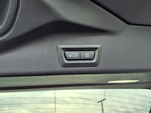 Used 2025 BMW X5 xDrive40i w/ M Sport Package image 23