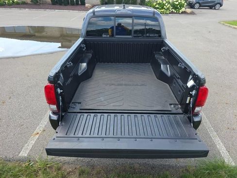 Used 2023 Toyota Tacoma SR AWD/4WD image 9