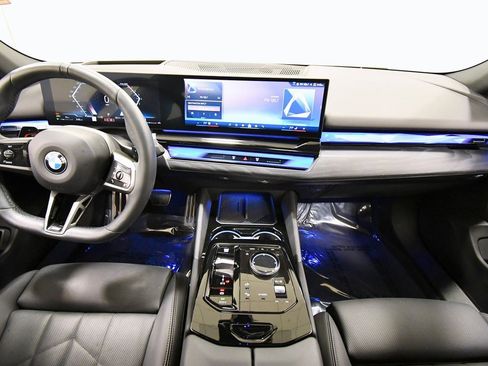Used 2024 BMW 540i xDrive w/ Premium Package image 3