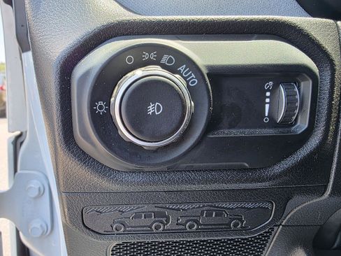 Used 2025 Jeep Wrangler Unlimited Sport AWD/4WD image 11