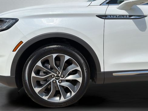 Used 2023 Lincoln Nautilus Reserve AWD/4WD image 29
