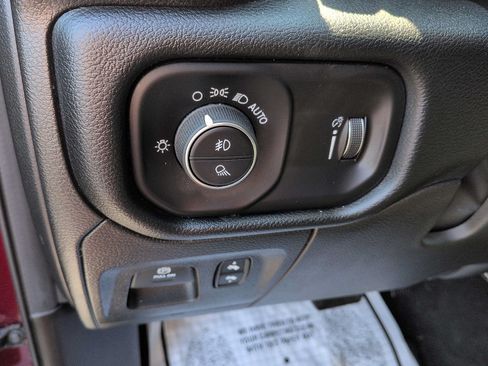 Used 2022 RAM 1500 Big Horn AWD/4WD image 17