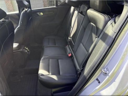 Used 2024 Volvo XC40 B5 Plus w/ Climate Package AWD/4WD image 5