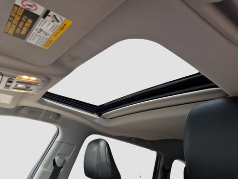 Used 2023 Toyota Highlander Limited AWD/4WD image 8