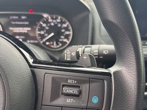 Certified 2021 Nissan Rogue SV AWD/4WD image 17