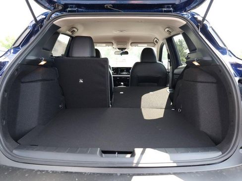 New 2025 Nissan Kicks SR image 8