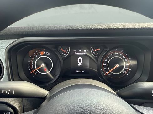 Used 2025 Jeep Wrangler Unlimited Sport AWD/4WD image 19