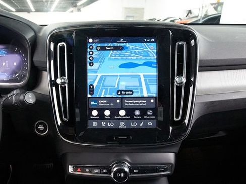 Certified 2024 Volvo XC40 B5 Ultimate w/ Protection Package Premier AWD/4WD image 14