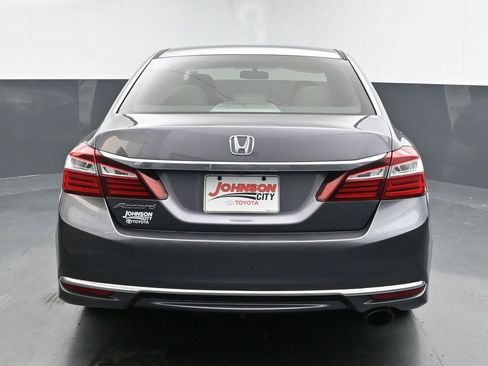 Used 2017 Honda Accord LX image 8
