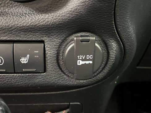 Used 2012 Jeep Wrangler Unlimited Sahara AWD/4WD image 19