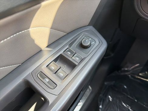 Used 2021 Volkswagen Atlas SE image 17