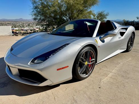 Used 2019 Ferrari 488 Spider image 2