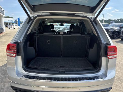 Used 2019 Volkswagen Atlas SEL R-Line AWD/4WD image 8