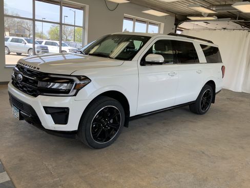 Used 2022 Ford Expedition Max Limited AWD/4WD image 5