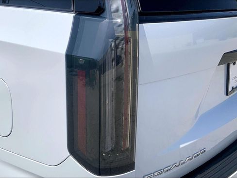 Certified 2026 Cadillac Escalade ESV V AWD/4WD image 29