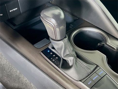 Used 2023 Toyota Camry SE image 23