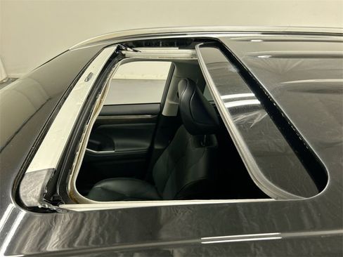 Used 2023 Toyota Highlander Limited image 19