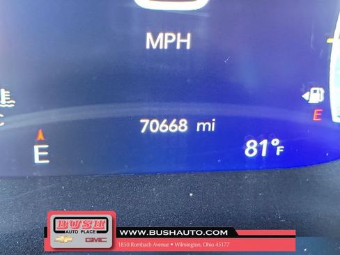 Used 2023 Chrysler Pacifica Touring-L FWD image 24