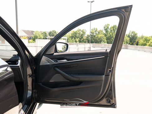 Used 2018 BMW 540i xDrive image 46