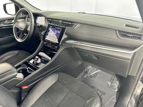 Used 2023 Jeep Grand Cherokee L Laredo image 29