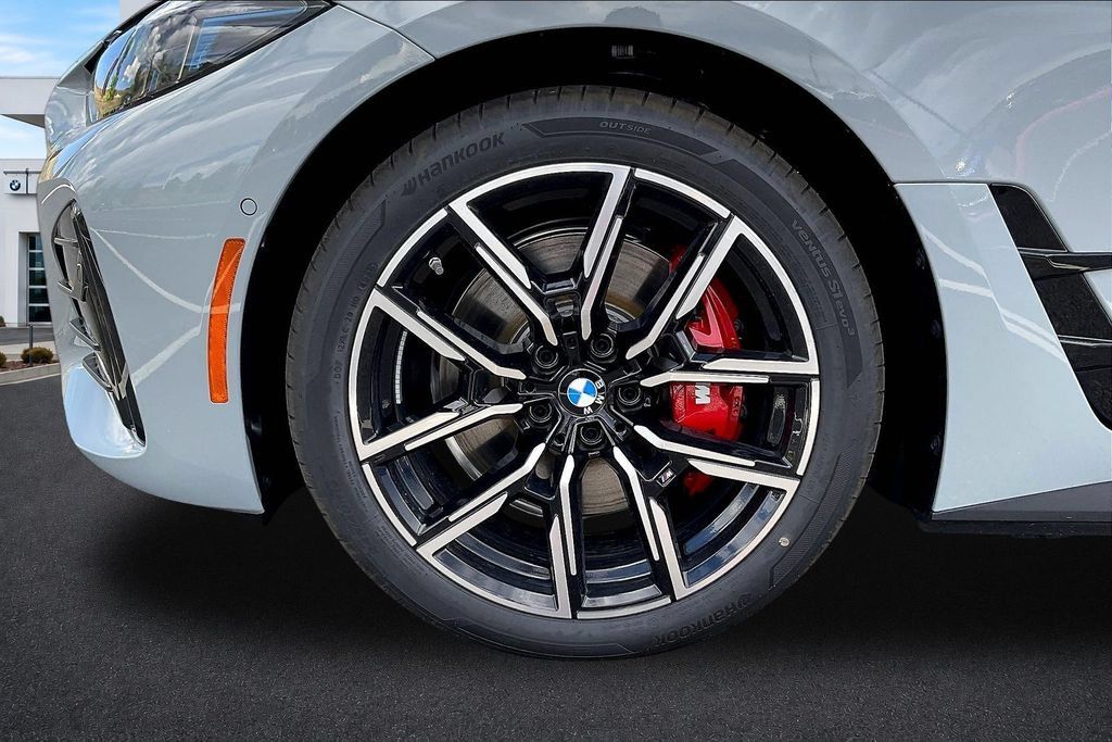 Used 2026 BMW i4 xDrive40i w/ M Sport Package AWD/4WD image 33