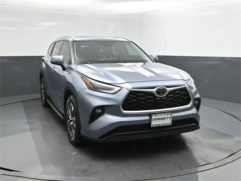 Used 2021 Toyota Highlander XLE image 22