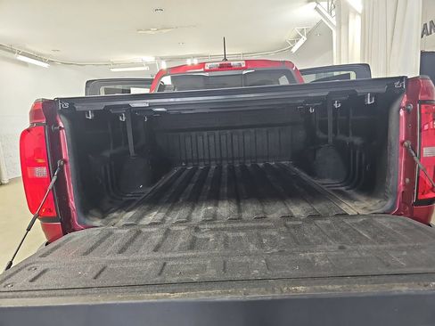 Used 2018 Chevrolet Colorado Z71 AWD/4WD image 15