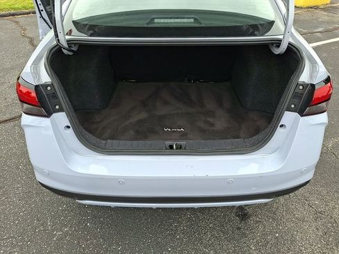 Used 2024 Nissan Versa SR FWD image 29