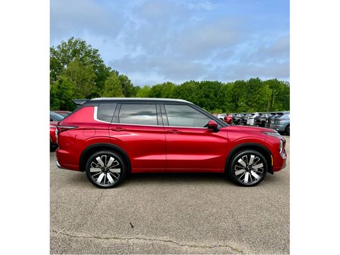 New 2026 Mitsubishi Outlander SEL FWD image 12