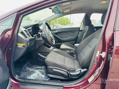 Used 2018 Kia Forte LX image 9