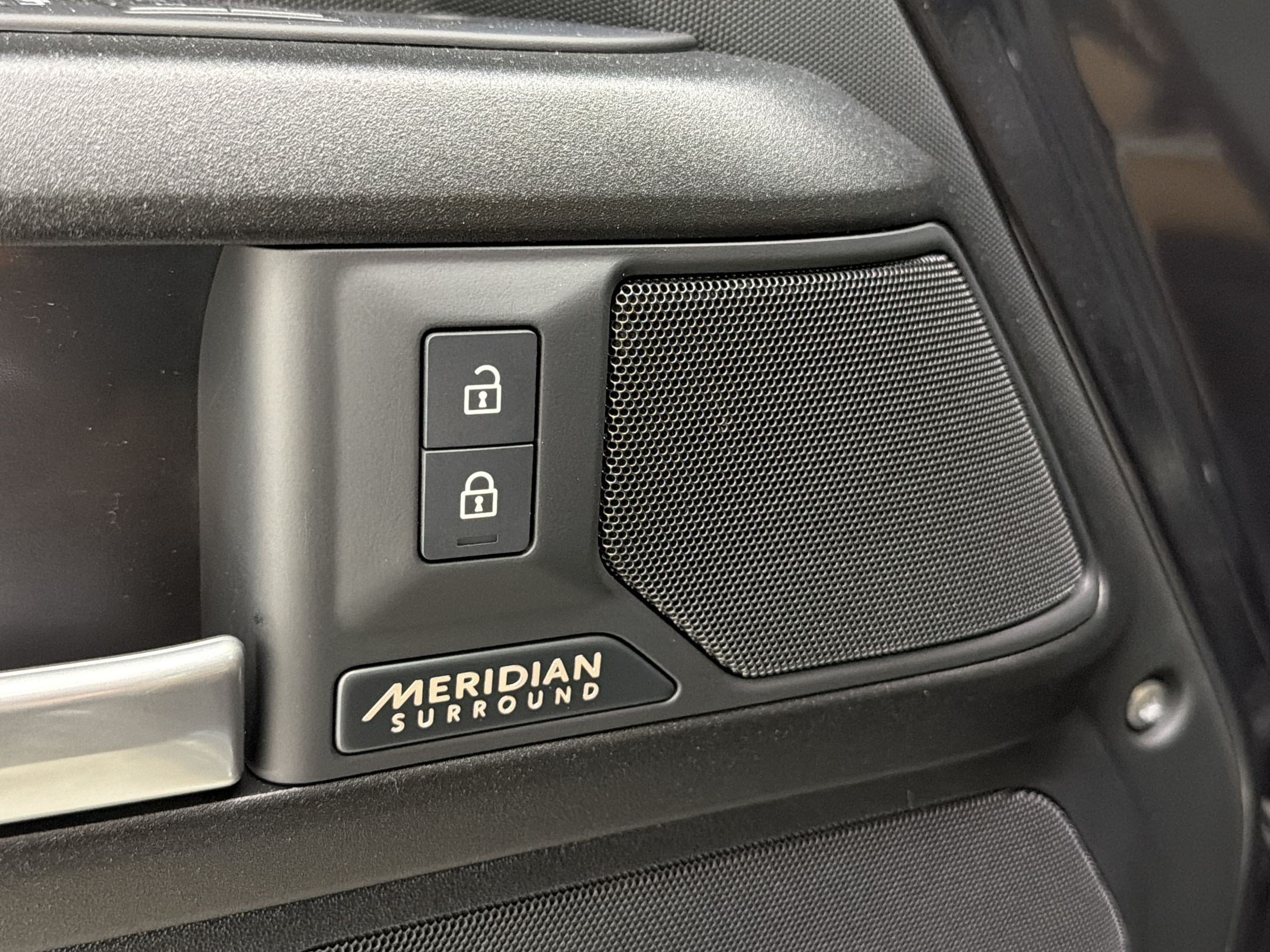 New 2026 Land Rover Defender 110 V8 AWD/4WD image 29