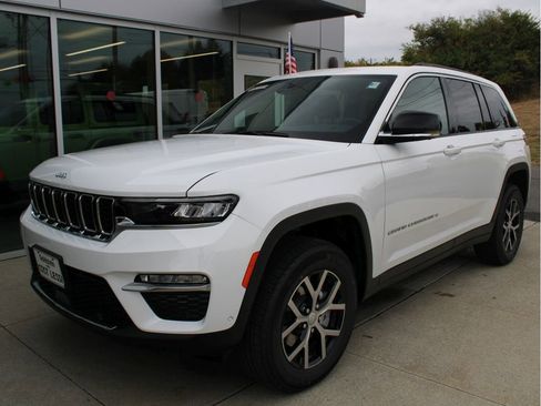 New 2025 Jeep Grand Cherokee Limited w/ Luxury Tech Group II image 5
